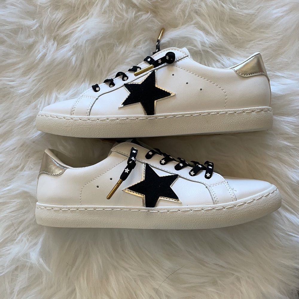 Vintage Havana White Black Star Sneaker Size 7.5